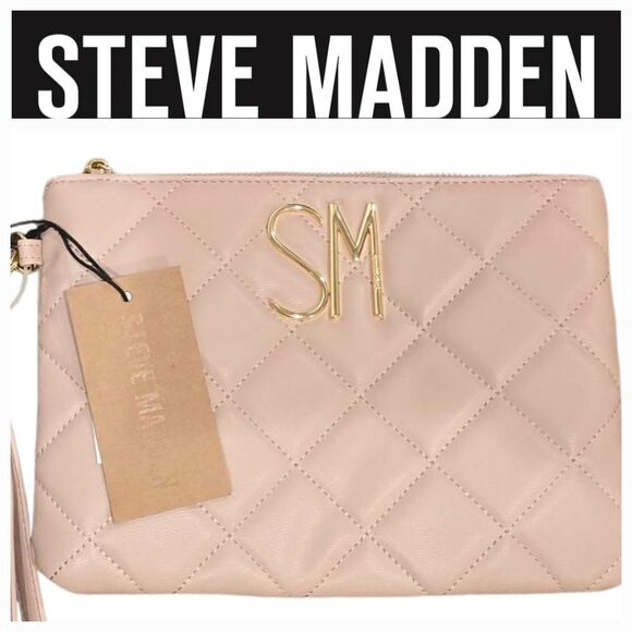 Steve Madden Diamond Quilted Logo Wristlet - Picture 1 of 6
